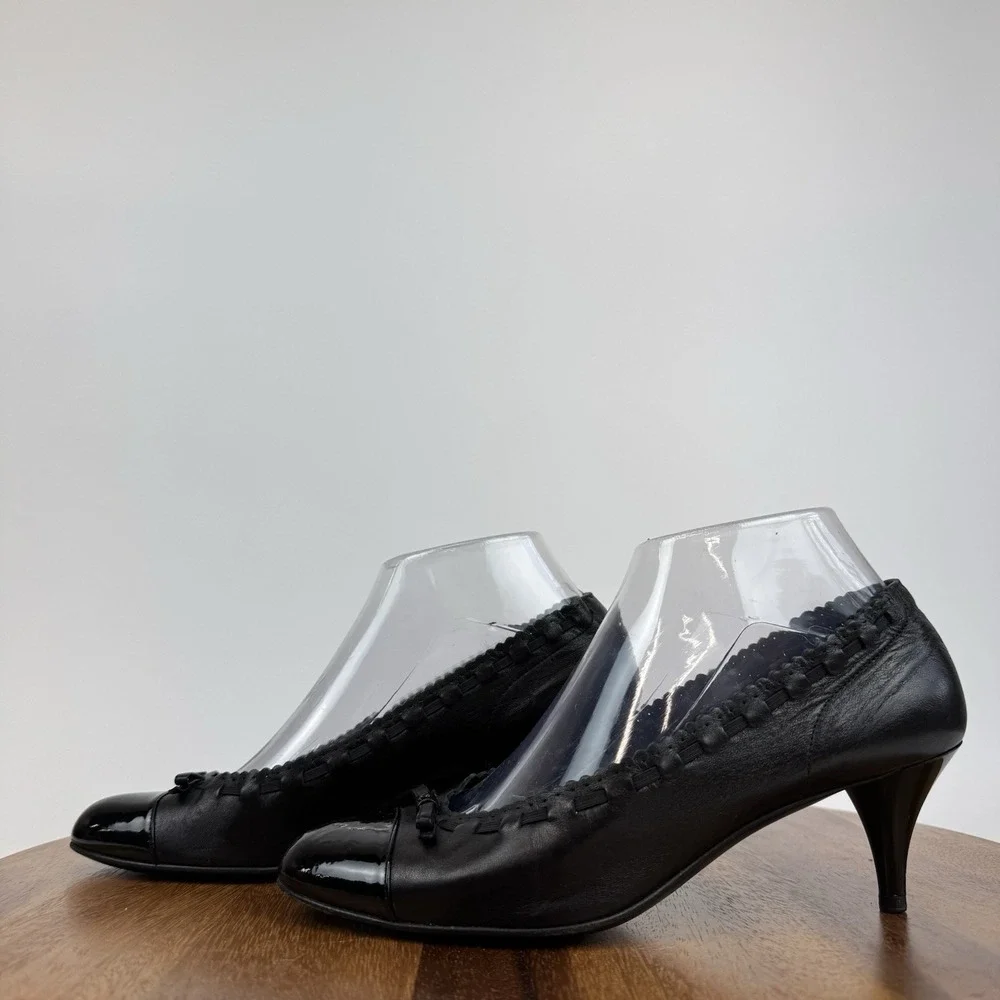 Womens Chanel‎ Black Leather Cap Toe Scalloped Ballet Flat Heels Size EU 37.5